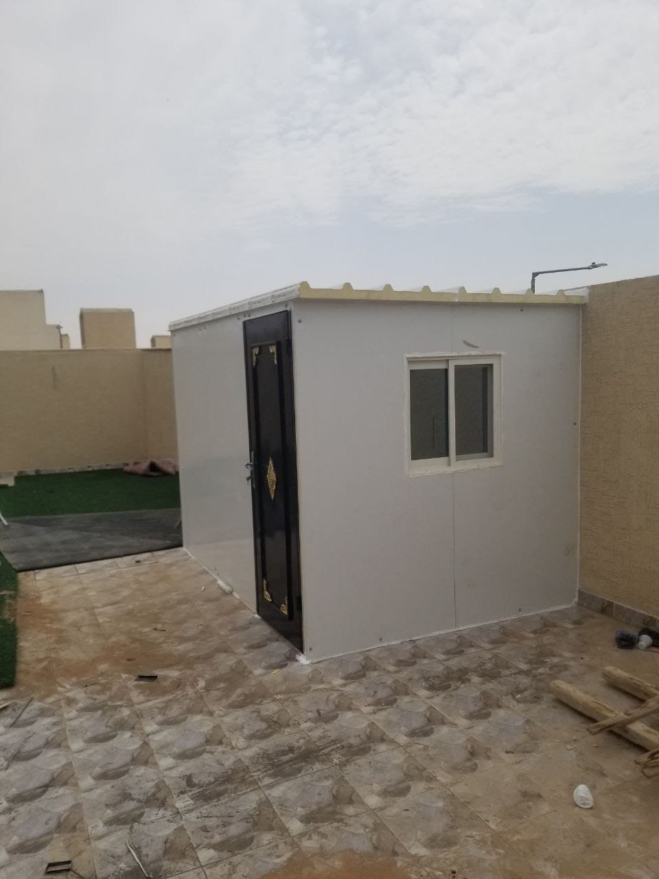 مستودعات ساندوتش بانل في مكة